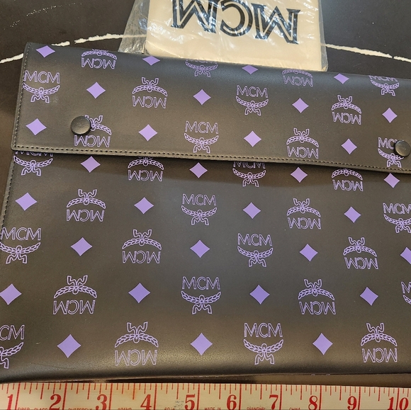Authentic MCM POUCH /PURSE /WRISTLET/ CLUTCH - Picture 3 of 6